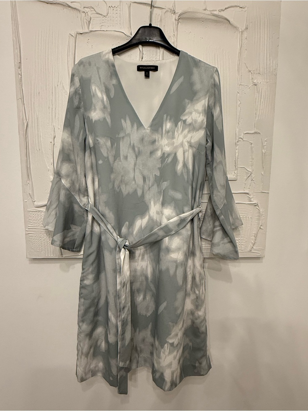 Banana RepublicSage Floral V-Neck Wrap Dress with Tie & Pockets